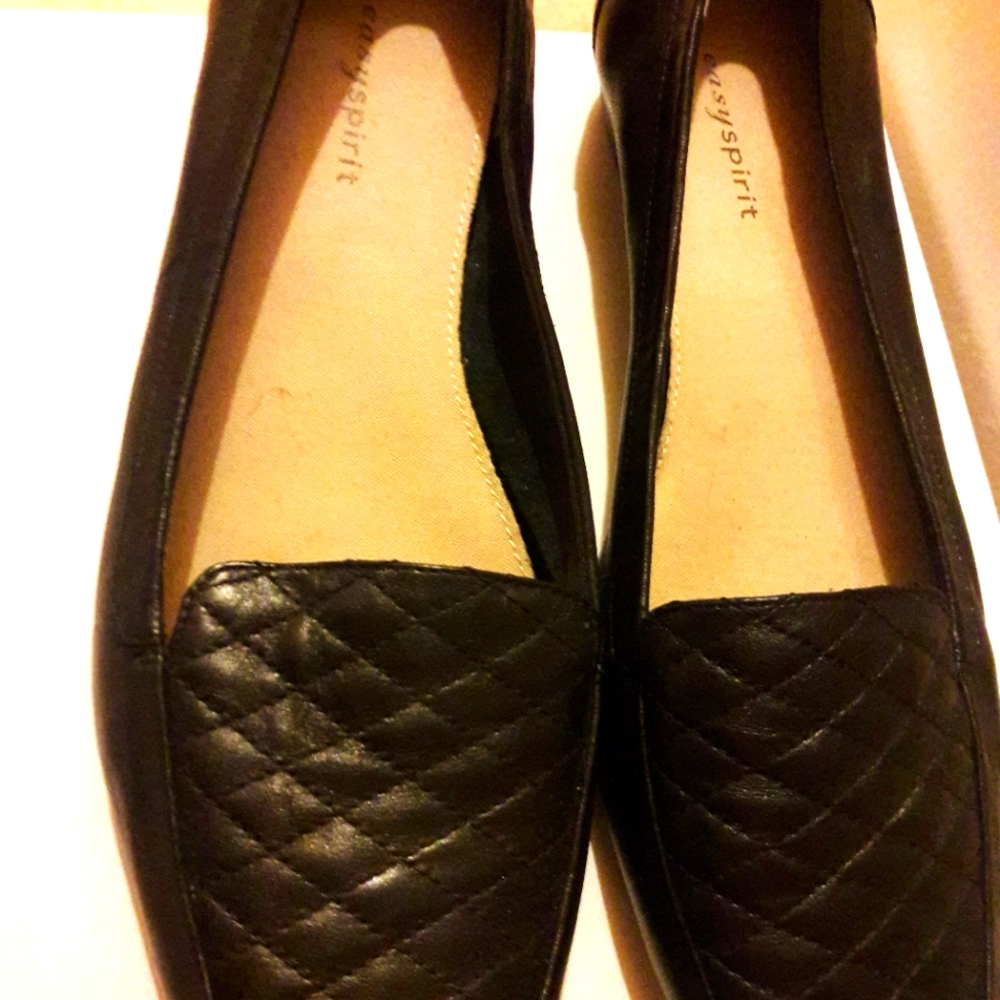 Naturalizer Black Leather Loafers